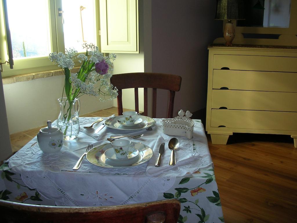 Poggio Dei Prugnoli Acomodação com café da manhã Tavoleto Exterior foto