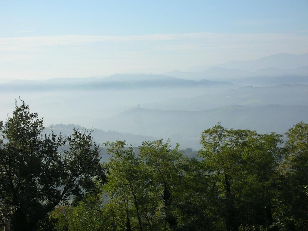 Poggio Dei Prugnoli Acomodação com café da manhã Tavoleto Exterior foto